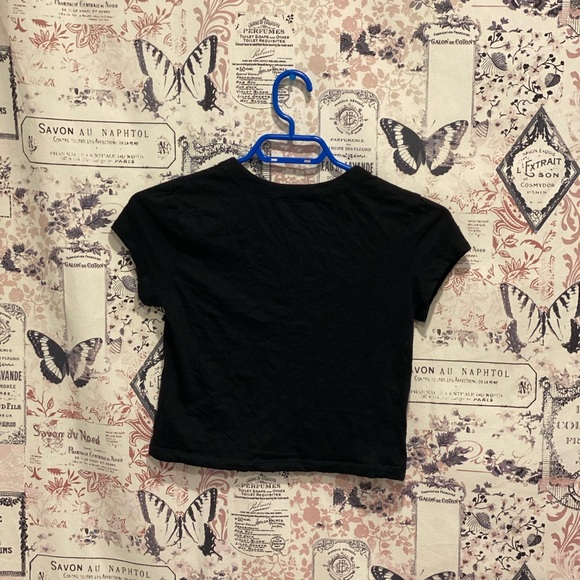Simple black crop top - Picture 5 of 5